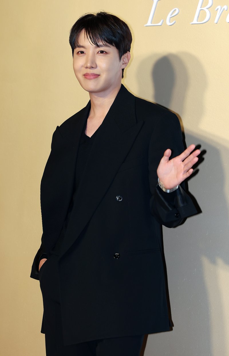 방탄소년단 제이홉, 18일 '배철수의 음악캠프' 출격…기대 UP