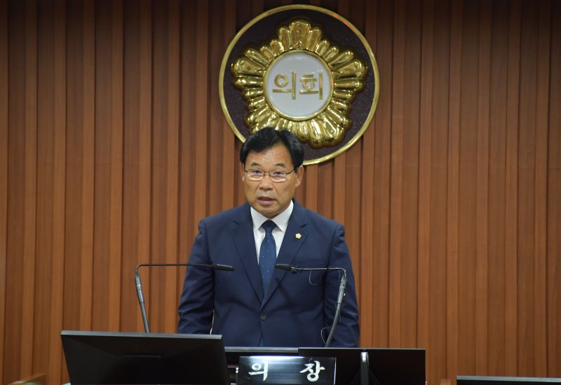 논산시의회가 16일 제1차 본회의를 시작으로 30일까지 15일간 제264회 제1차 정례회 의사일정에 돌입했다. 개회사하는 조용훈 의장. (논산시의회 제공.재판매 및 DB 금지)/뉴스1