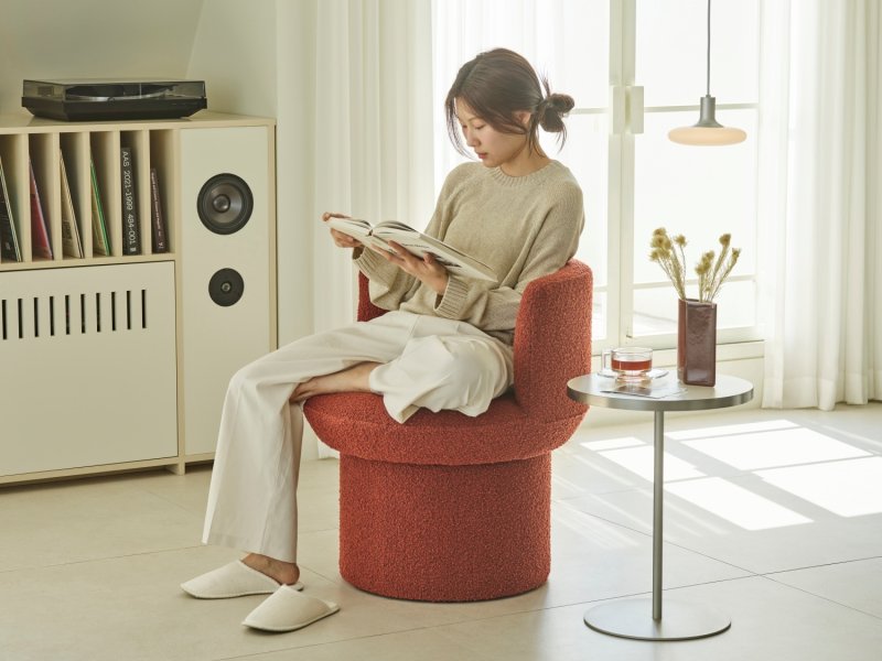 한샘 '도도 부클 패브릭' 암체어 .한샘 제공