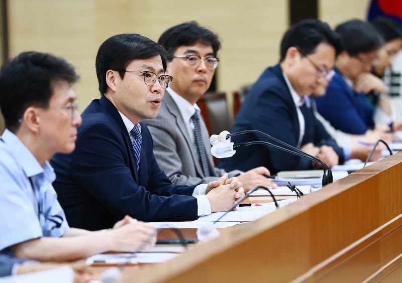 여한구 산업통상자원부 통상교섭본부장이 16일 정부세종청사 산업부 회의실에서 '대미(對美) 협상 TF 출범식'을 주재하고 있다. (산업통상자원부 제공. 재판매 및 DB 금지) 2025.6.16/뉴스1