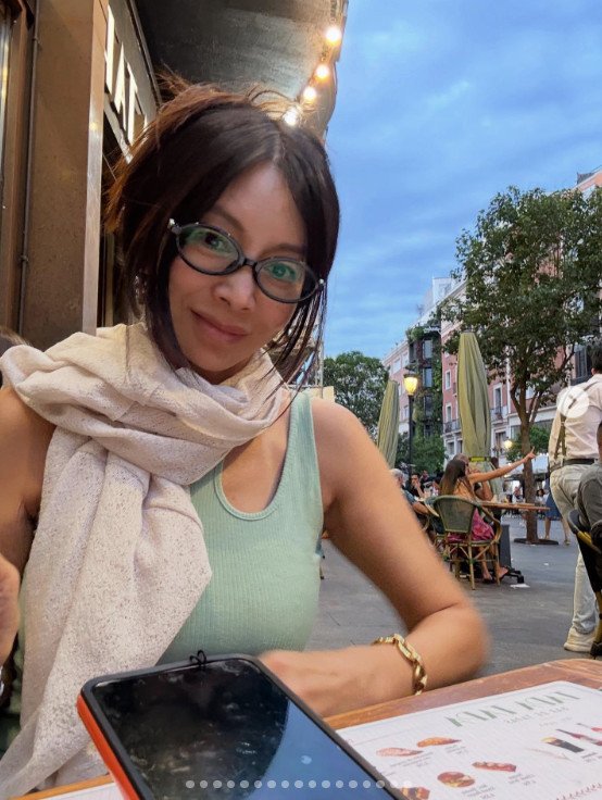 '62세' 황신혜, 지치지 않는 동안 미모…글래머 몸매까지 [N샷]