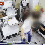 고작 ′5만원 가불′ 안 해준다고 정육점 박살 낸 직원