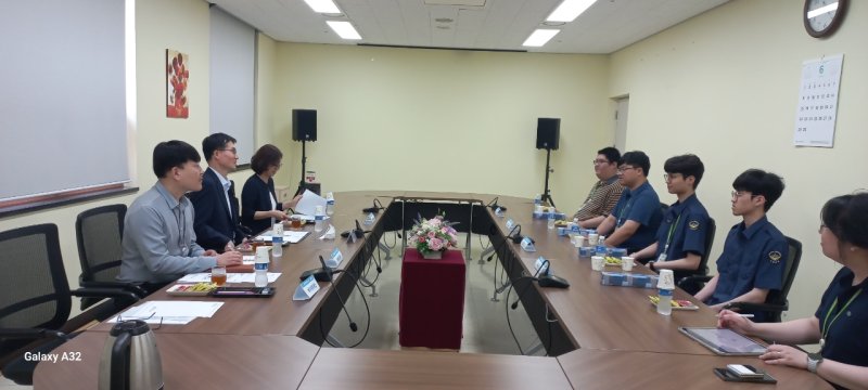 [대구=뉴시스] 대구경북지방병무청은 17일 대구보훈요양원을 방문해 사회복무요원들을 격려했다. (사진=대구지방보훈청 제공) 2025.06.17. photo@newsis.com *재판매 및 DB 금지