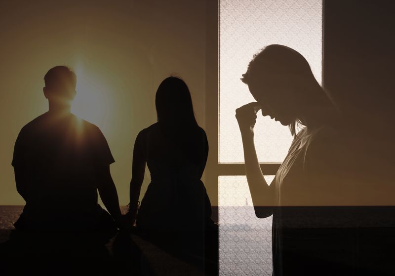 소속사 대표가 걸그룹 멤버와 불륜?..JDB엔터 "당사자, 사임 의사 밝혀"
