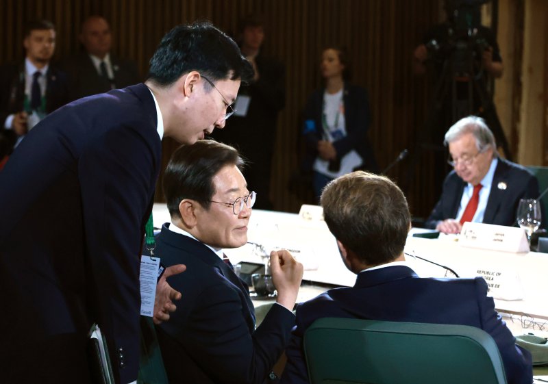 李대통령, G7 확대세션서 에너지 공급망·AI-에너지 연계 비전 소개
