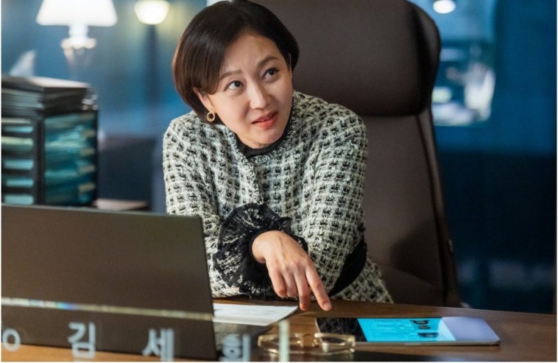 염정아, 불법 매매 입양 '아이쇼핑' 조직 이끈다…싸늘한 눈빛