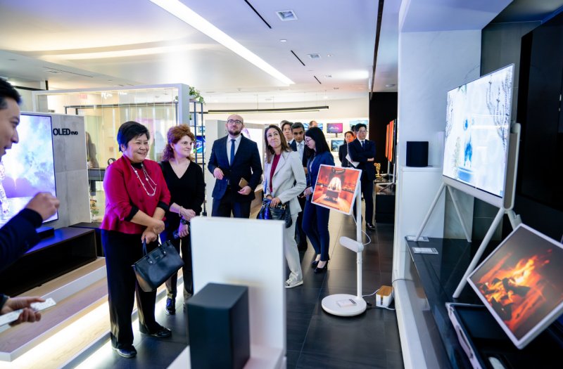 LG전자가 지난 1월 북미지역 본사에 한국을 포함한 총 11개국 주뉴욕총영사단를 초청해 혁신 기술 로드맵을 선보이고 국가간 파트너십 강화 방안을 논의했다.(LG전자 제공)