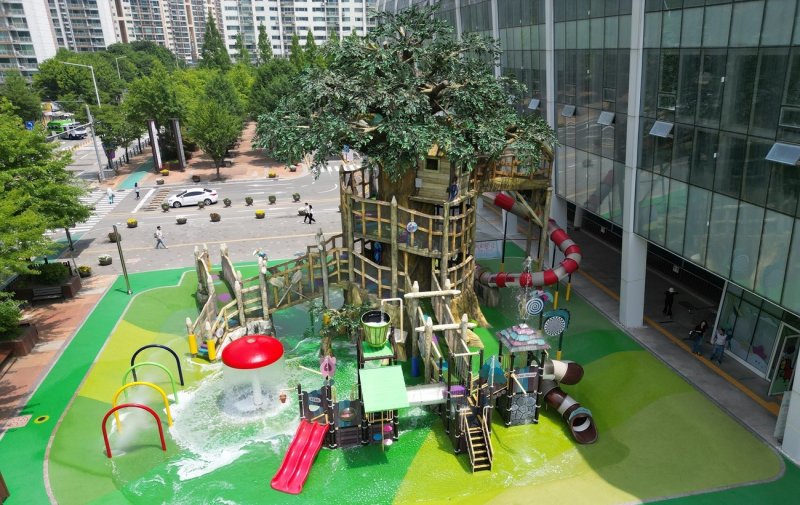 [오산=뉴시스] 오산시청 어린이물놀이장 모습 (사진 = 오산시 제공) 2024.06.11.photo@newsis.com