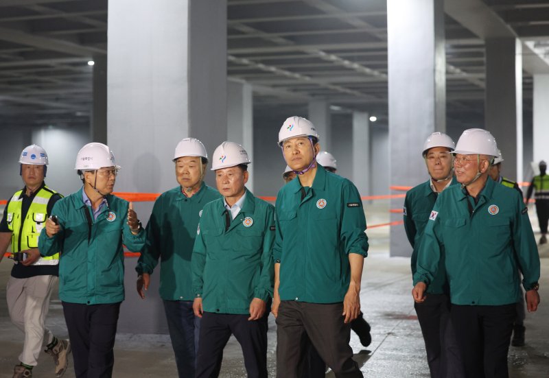 오세훈 "장마철 침수피해 최소화"...빗물저류조·지하차도 직접 점검