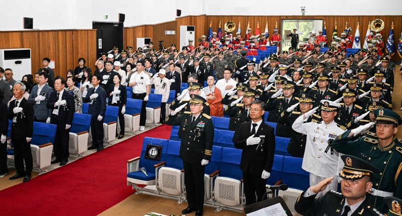 육군, 6·25전쟁 전사자 발굴 유해 11명 합동안장식