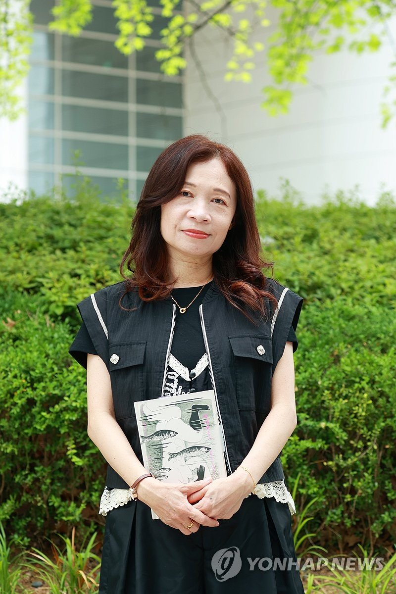 '악녀서' 출간한 대만 작가 천쉐 (출처=연합뉴스)