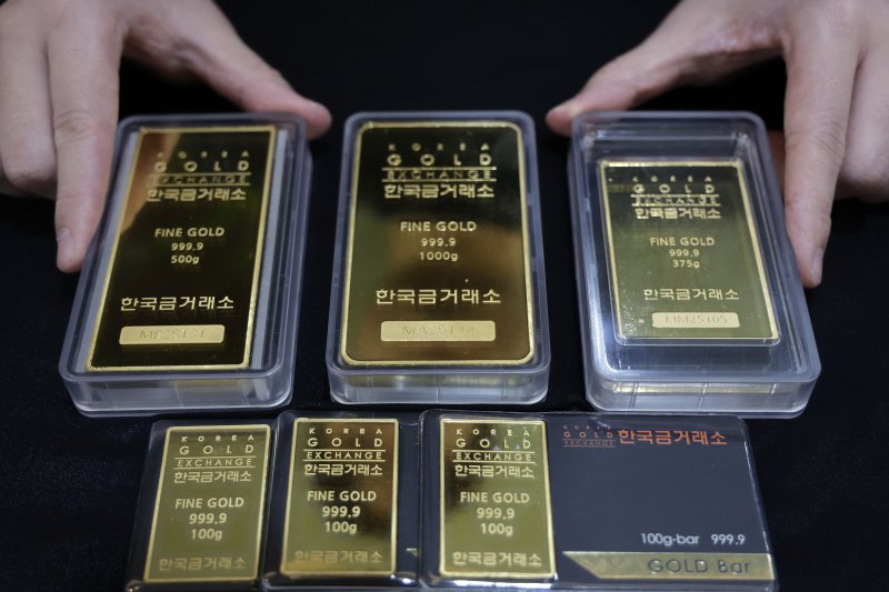'장롱 속 金 이제 은행에 맡겨볼까' 하나은행, 금 신탁 상품 하반기 출시