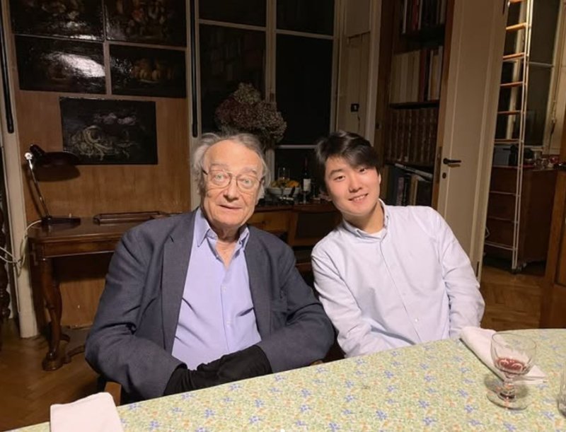 알프레드 브렌델과 조성진.(사진=조성진 인스타그램 캡처)