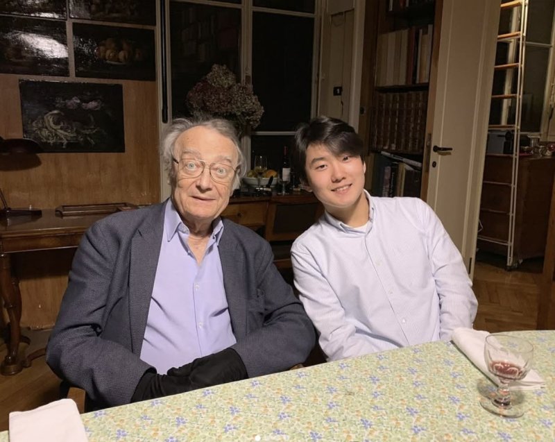 [서울=뉴시스] 피아니스트 조성진과 알프레드 브렌델. (사진=조성진 인스타그램 캡처) 2025.06.18. photo@newsis.com *재판매 및 DB 금지