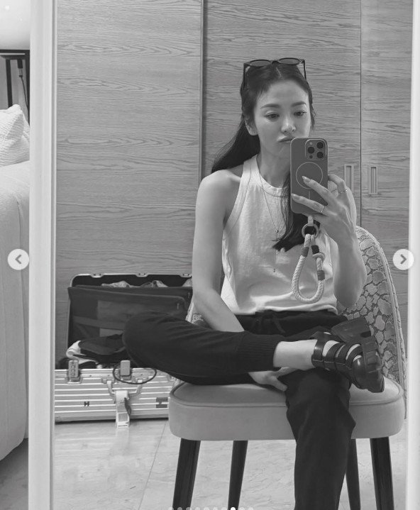 송혜교, 흰티만 입어도 예쁘네…언제든 열일하는 미모 [N샷]