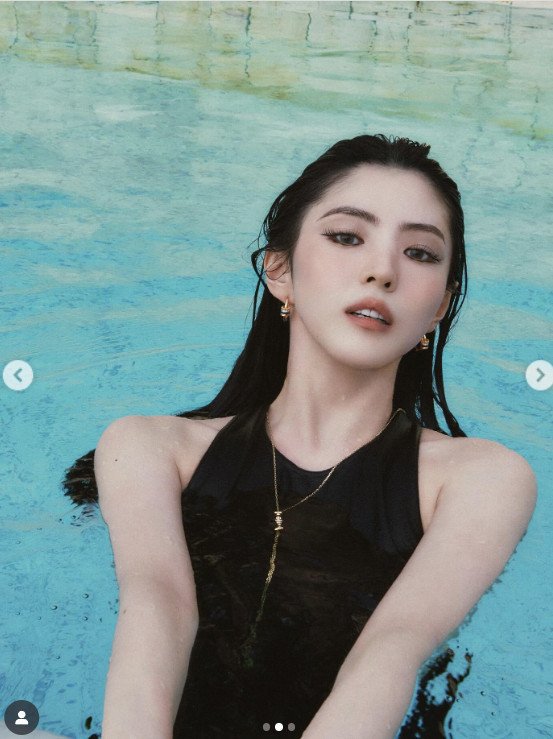 한소희, 수영장에 등장한 여신…고혹적 광채 비주얼 [N샷]