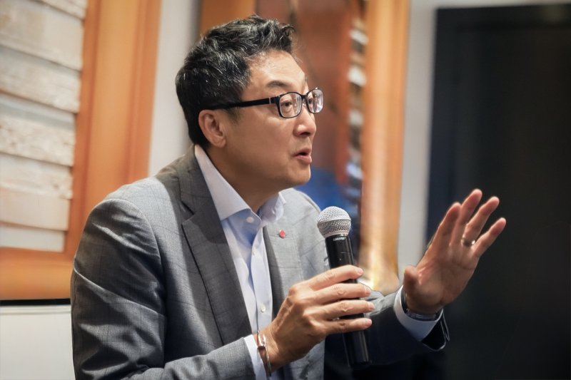 [보스턴=뉴시스] 미국 보스턴에서 열린 기자 간담회에서 박제임스 롯데FM카지노로직스 대표이사가 발언하고 있다. (사진=롯데FM카지노로직스 제공) 2025.06.19. photo@newsis.com *재판매 및 DB 금지