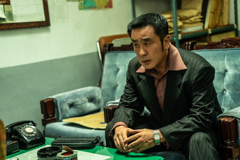 돈되면 물불 안가린다…'파인' 류승룡, 신안 앞바다 보물찾기 리더