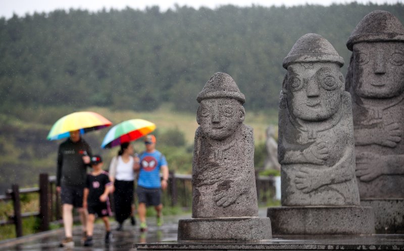 전국 곳곳 비…수도권 최대 120㎜ '물폭탄' 쏟아진다
