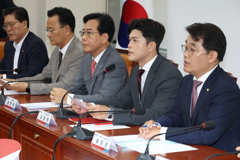 막 오른 인사청문회 정국…野 김민석 집중공세