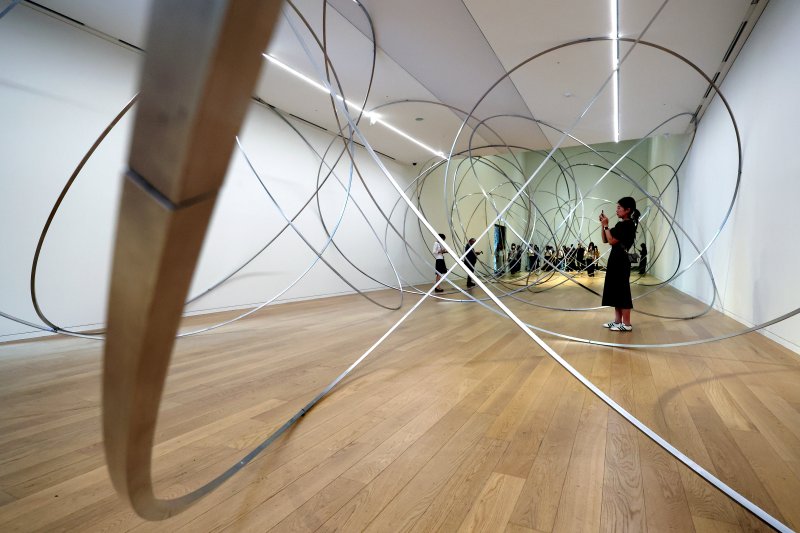 [원주=뉴시스] 박진희 기자 = 뮤지엄 산은 영국 대표 조각가 안토니 곰리(Antony Gormley) 개인전 'DRAWING ON SPACE' 언론 공개회가 열린 20일 강원도 원주시 뮤지엄 산 청조갤러리에서 주요 작품을 선보이고 있다.2025.06.19. pak7130@newsis.com