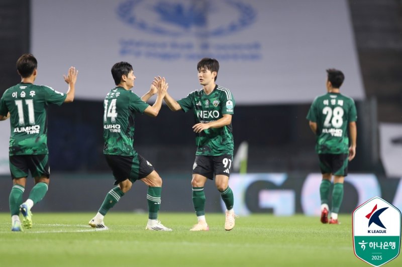 [서울=뉴시스] 프로축구 K리그1 전북 현대의 김진규. (사진=한국프로축구연맹 제공) *재판매 및 DB 금지