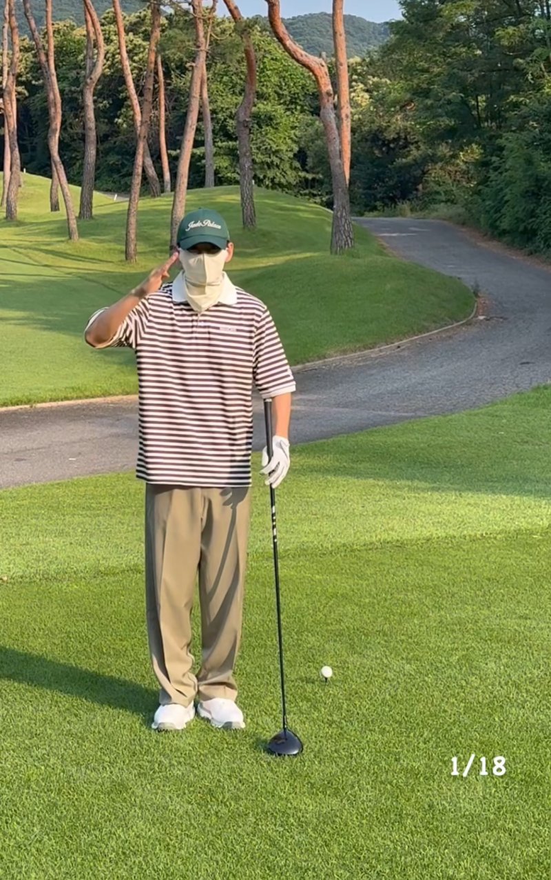 BTS 뷔, 전역 후에도 각 잡힌 경례? 골프장서 즐거한 한때