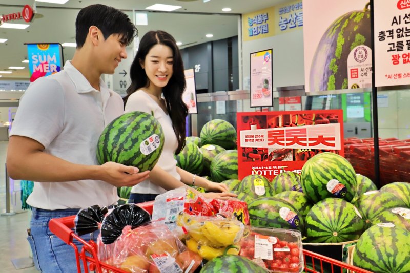 '최대 반값' 쇼핑축제 롯데레드페스티벌 22일까지 열린다
