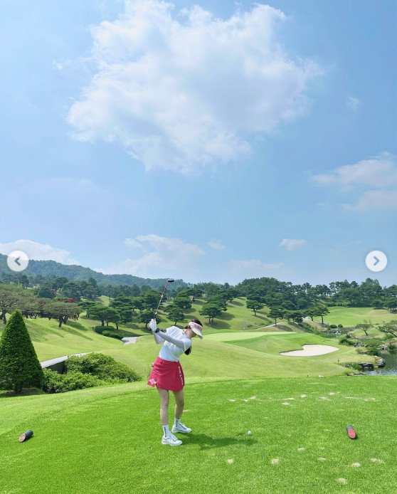 김태희, 골프장에서도 빛난 미모…이보미와 화기애애한 '시누이·올케'