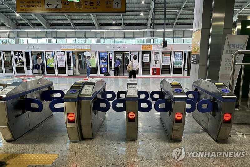 또 멈췄다 의정부경전철 잇따라 먹통…출근길 시민들 '분통'