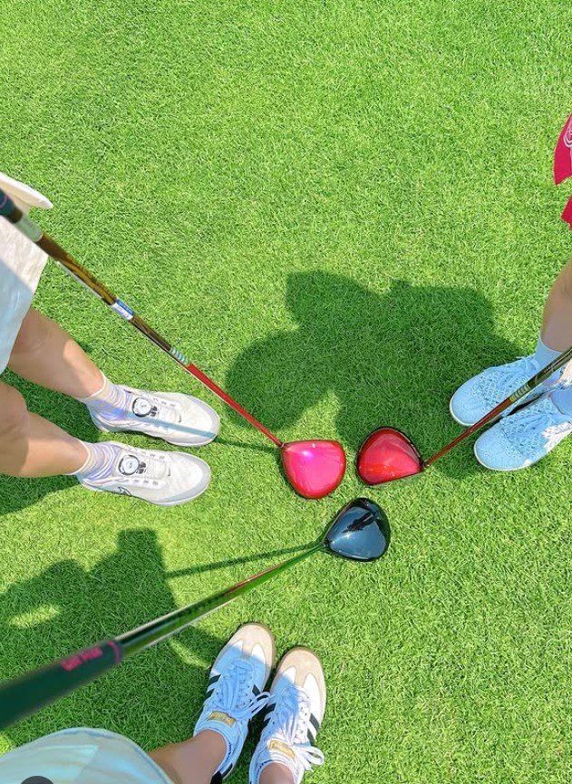 "변함없는 여신" 김태희, 동생 이완♥이보미 부부와 골프