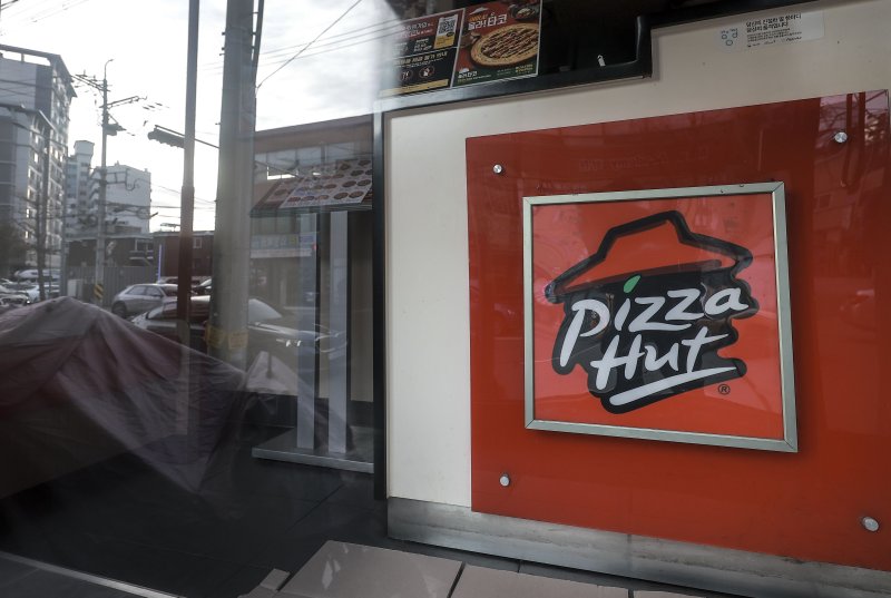[서울=뉴시스] 정병혁 기자 = 서울시내 피자헛 매장. 2024.12.17. jhope@newsis.com
