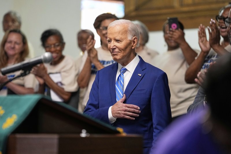 [갤버스턴=AP/뉴시스] 조 바이든 전 미국 대통령이 19일(현지 시간) 미 텍사스주 갤버스턴의 리디 채플 아프리카감리교회(AME)에서 열린 준틴스 기념 예배에 참석해 연설하고 있다. '준틴스'는 1865년 6월 19일 텍사스주를 끝으로 흑인 노예제가 폐지된 것을 기념하는 연방 공휴일이다. 2025.06.20.