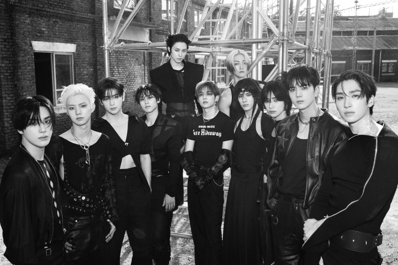 '日 VA여배우 사적만남' 주학년, 소속사와 '더보이즈 탈퇴 진실게임' 공방