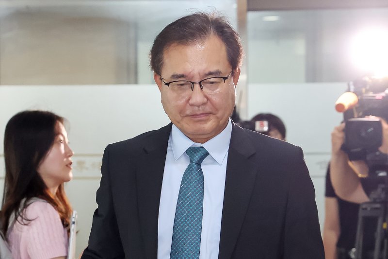 순직 해병 수사 방해 의혹 사건 수사를 맡은 이명현 특별검사가 20일 오전 서울 서초구 사무실로 출근하고 있다. 2025.6.20/뉴스1 ⓒ News1 민경석 기자