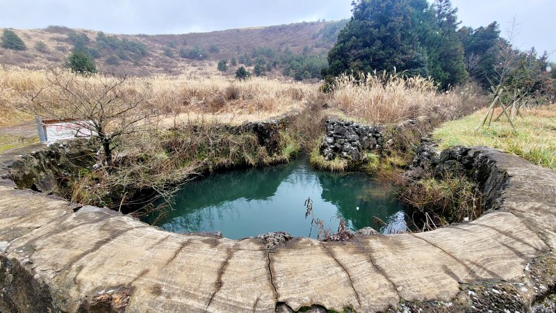 [제주=뉴시스] 정물오름, 샘을 품은 오름. (사진=㈔한라산생태문화연구소 제공) photo@newsis.com *재판매 및 DB 금지