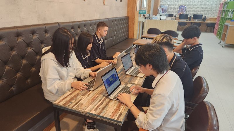충북교육청이 시스템 베팅 다솜고등학교 학생들의 원활한 한국어 학습 지원을 위해 스마트기기를 대여했다.(충북교육청 제공. 재판매 및 DB금지)/뉴스1
