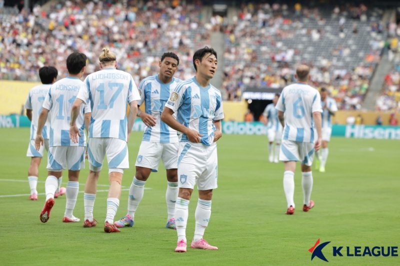 [서울=뉴시스] 프로축구 K리그1 바카라 사이트 디시 HD의 이진현. (사진=한국프로축구연맹 제공) *재판매 및 DB 금지