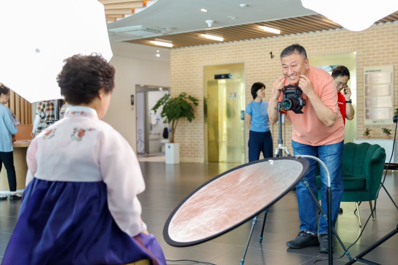 안전한 바카라사이트의 장수사진 촬영 행사. (안전한 바카라사이트 제공. 재판매 및 DB금지) /안전한 바카라사이트1