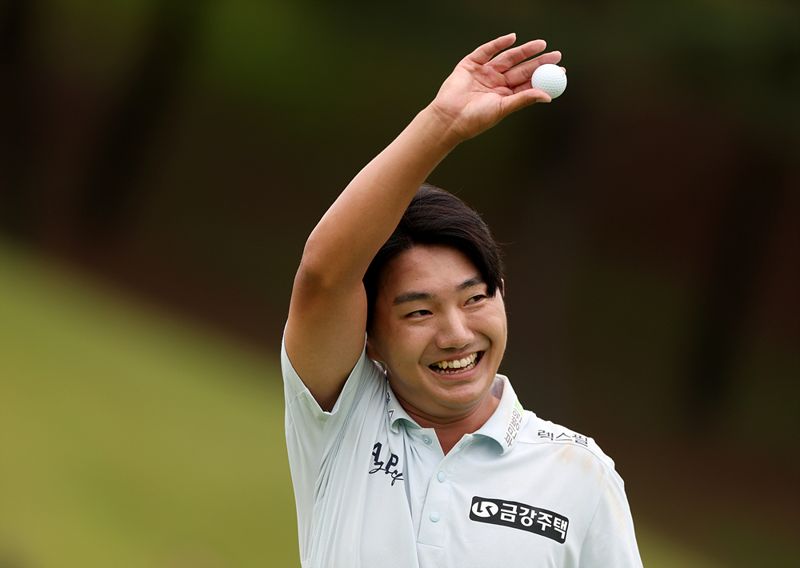 “그분이 오신 날” 옥태훈, 20언더 KPGA 선수권 제패 … 상금‧포인트 선두 겹경사