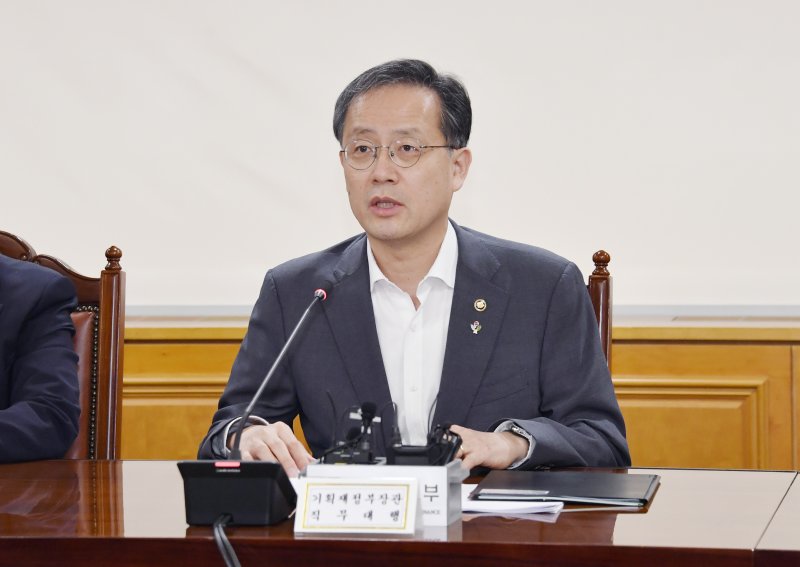 이형일 대행 "美, 이란 공습으로 중동 사태 새 국면… 필요 조치 신속 이행”