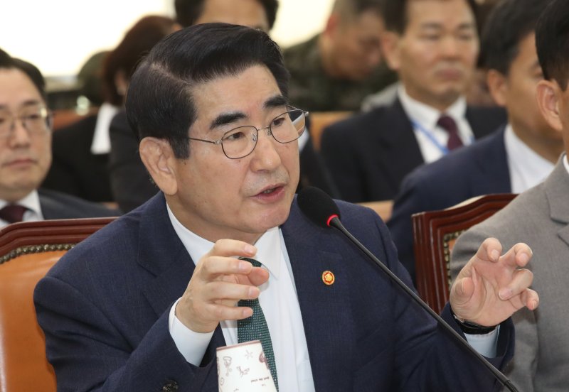 김용현 추가기소 집행정지 '기각'..."재판 절차서 주장해야"