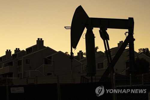 [美 이란 공격] 국제유가 2%대 상승…S&P500 선물 0.35% 하락(종합)