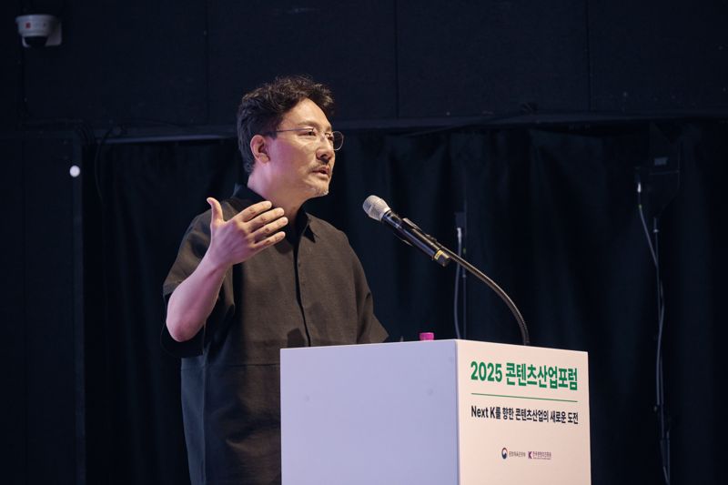 한국영화 새역사에 브로드웨이 석권…할리우드를 뒤흔든 두 주역