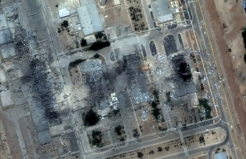 [이스파한=AP/뉴시스] 막사르 테크놀로지스가 제공한 위성 사진에 22일(현지 시간) 이란의 이스파한 핵시설이 미국의 공습으로 파손돼 있다. 2025.06.23.
