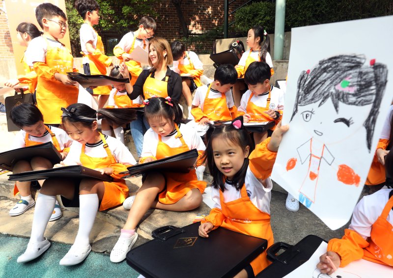 기사 이해를 돕기 위한 아동 인성교육 활동 자료 사진으로, 기사 내용과 직접 관련 없음. ⓒ News1