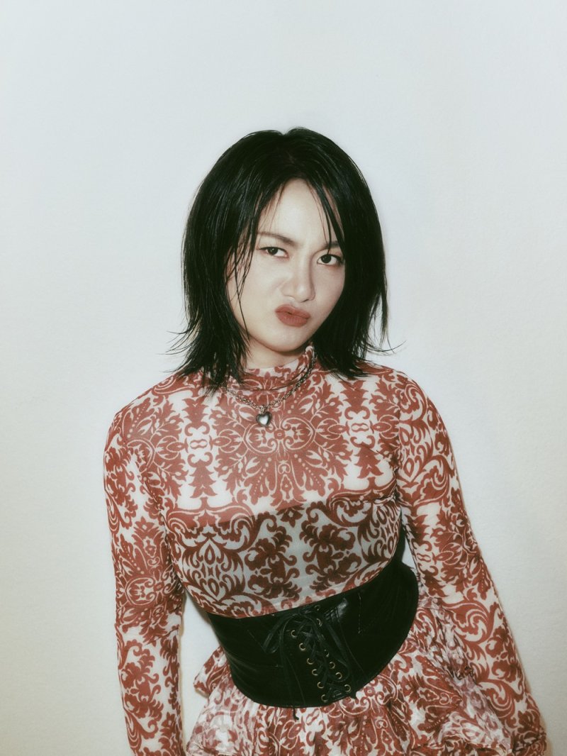 박나래 이렇게 예뻤나…새 프로필서 뽐낸 섹시미