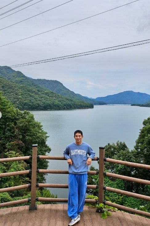 공효진, 군복입은 10세 연하 남편 케빈오 껴안고…다정 부부 [N샷]