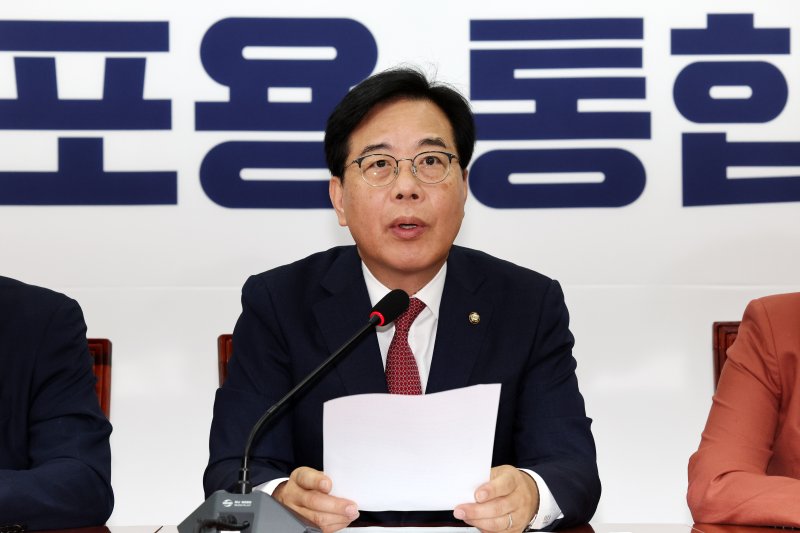 국회의장 주재 여야 원내대표 회동 나선다…본회의 일정 등 논의할 듯