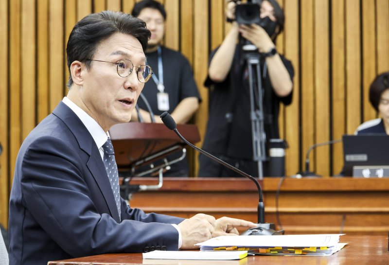 [서울=뉴시스] 김금보 기자 = 김민석 국무총리 후보자가 24일 서울 여의도 국회에서 열린 인사청문회에서 질문에 답하고 있다. 2025.06.24. kgb@newsis.com